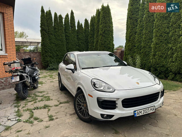 Білий Порше Cayenne, об'ємом двигуна 3.6 л та пробігом 142 тис. км за 33000 $, фото 1 на Automoto.ua