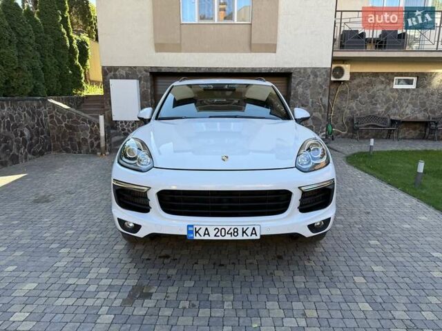 Білий Порше Cayenne, об'ємом двигуна 3.6 л та пробігом 111 тис. км за 31000 $, фото 1 на Automoto.ua