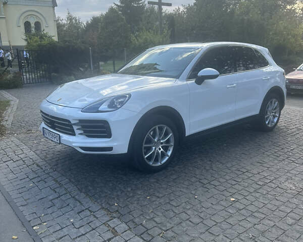 Білий Порше Cayenne, об'ємом двигуна 3 л та пробігом 68 тис. км за 57000 $, фото 1 на Automoto.ua