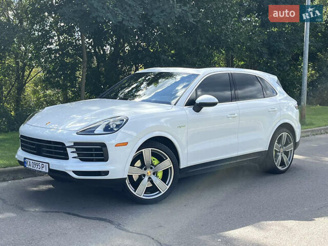 Білий Порше Cayenne, об'ємом двигуна 3 л та пробігом 91 тис. км за 65000 $, фото 1 на Automoto.ua