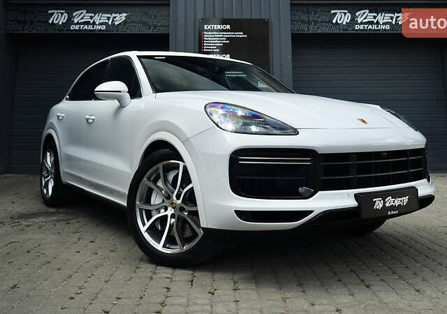 Білий Порше Cayenne, об'ємом двигуна 4 л та пробігом 70 тис. км за 87999 $, фото 1 на Automoto.ua
