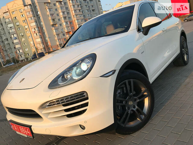 Білий Порше Cayenne, об'ємом двигуна 3 л та пробігом 97 тис. км за 43450 $, фото 1 на Automoto.ua