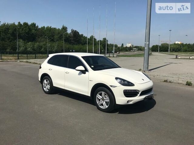 Білий Порше Cayenne, об'ємом двигуна 3 л та пробігом 211 тис. км за 28500 $, фото 1 на Automoto.ua