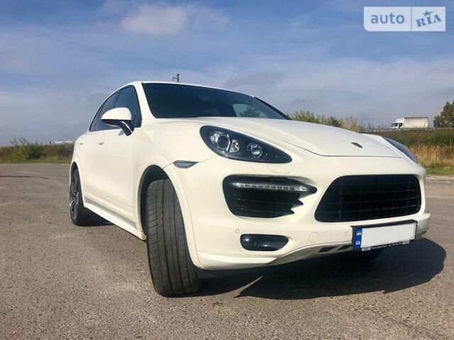 Білий Порше Cayenne, об'ємом двигуна 3 л та пробігом 100 тис. км за 45000 $, фото 1 на Automoto.ua