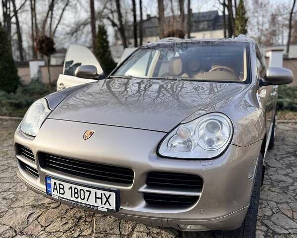 Бежевый Порше Каен, объемом двигателя 4.5 л и пробегом 208 тыс. км за 13800 $, фото 1 на Automoto.ua