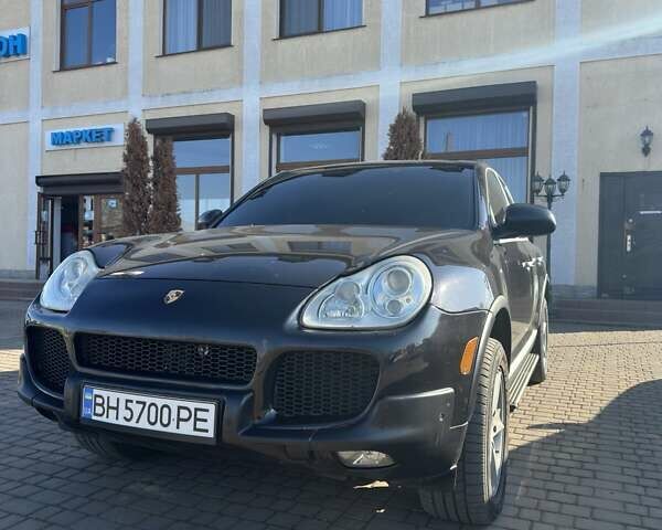 Черный Порше Каен, объемом двигателя 4.5 л и пробегом 348 тыс. км за 8300 $, фото 1 на Automoto.ua