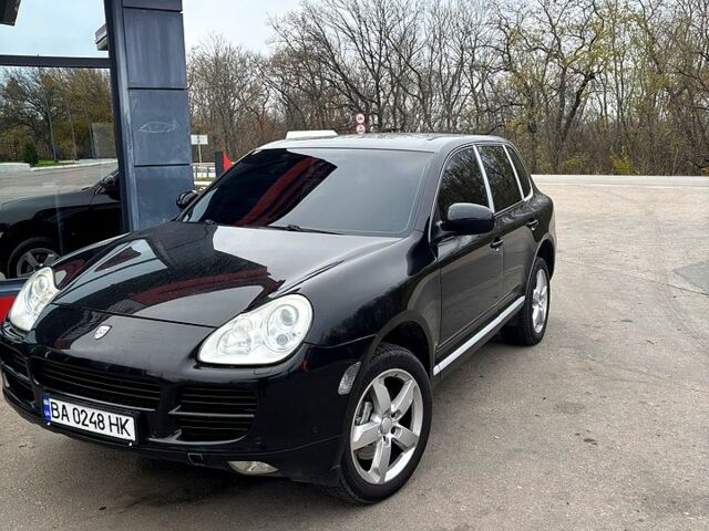 Черный Порше Каен, объемом двигателя 4.5 л и пробегом 289 тыс. км за 10200 $, фото 1 на Automoto.ua