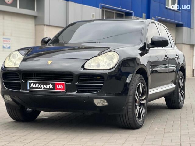Черный Порше Каен, объемом двигателя 3.2 л и пробегом 300 тыс. км за 9490 $, фото 1 на Automoto.ua