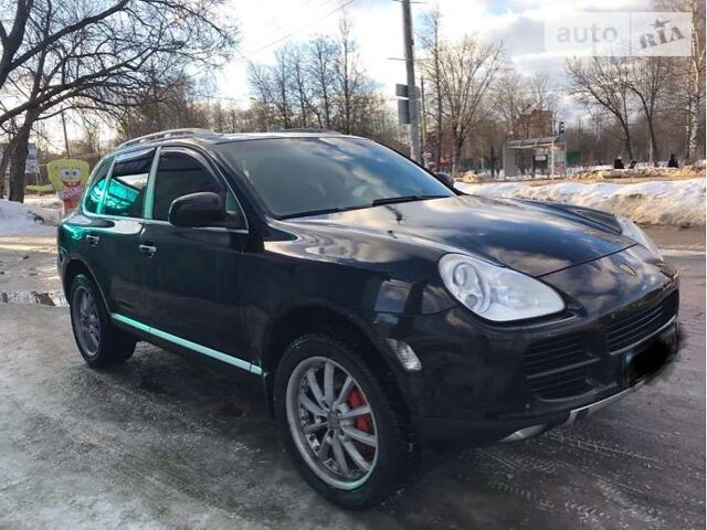 Чорний Порше Cayenne, об'ємом двигуна 4.5 л та пробігом 205 тис. км за 12000 $, фото 1 на Automoto.ua