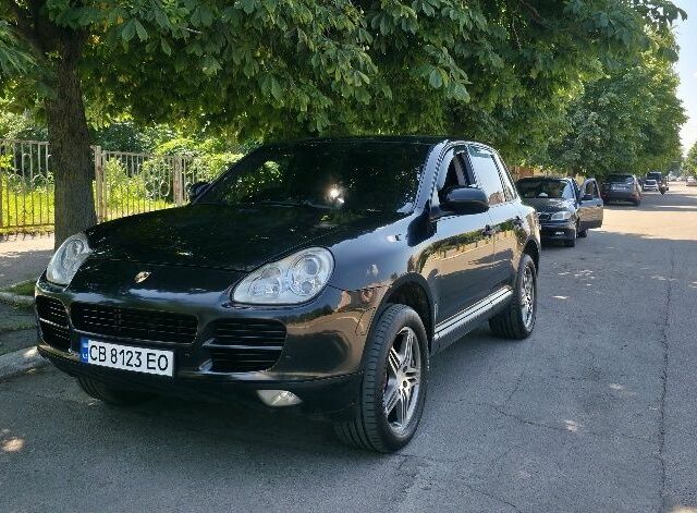 Чорний Порше Cayenne, об'ємом двигуна 4.5 л та пробігом 277 тис. км за 5517 $, фото 1 на Automoto.ua