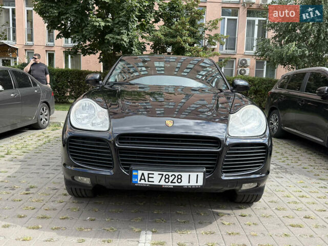 Чорний Порше Cayenne, об'ємом двигуна 4.5 л та пробігом 234 тис. км за 15900 $, фото 1 на Automoto.ua