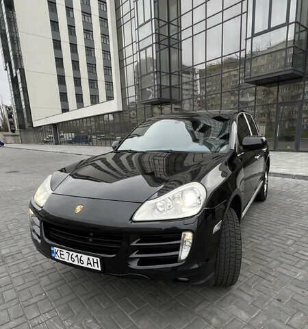 Черный Порше Каен, объемом двигателя 4.8 л и пробегом 190 тыс. км за 9900 $, фото 1 на Automoto.ua