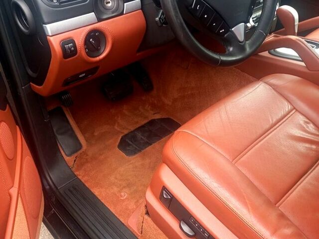 Черный Порше Каен, объемом двигателя 3.6 л и пробегом 283 тыс. км за 10999 $, фото 1 на Automoto.ua