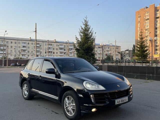 Черный Порше Каен, объемом двигателя 4.8 л и пробегом 292 тыс. км за 4500 $, фото 1 на Automoto.ua
