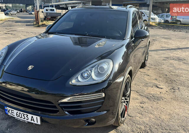Черный Порше Каен, объемом двигателя 4.81 л и пробегом 150 тыс. км за 15000 $, фото 1 на Automoto.ua