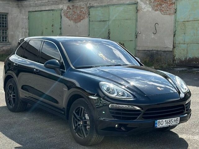 Чорний Порше Cayenne, об'ємом двигуна 3 л та пробігом 250 тис. км за 15000 $, фото 1 на Automoto.ua