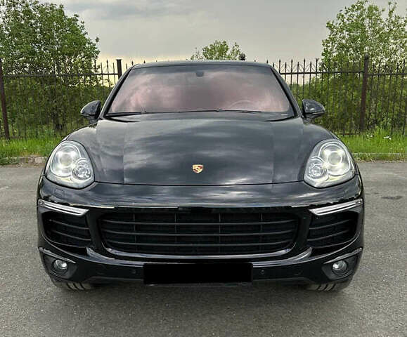Чорний Порше Cayenne, об'ємом двигуна 2.97 л та пробігом 160 тис. км за 30000 $, фото 1 на Automoto.ua