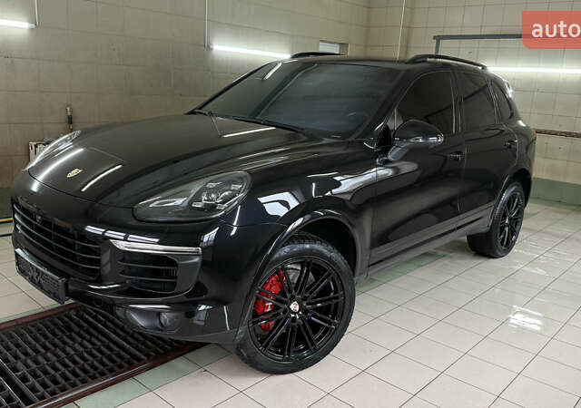 Чорний Порше Cayenne, об'ємом двигуна 3 л та пробігом 146 тис. км за 45500 $, фото 1 на Automoto.ua
