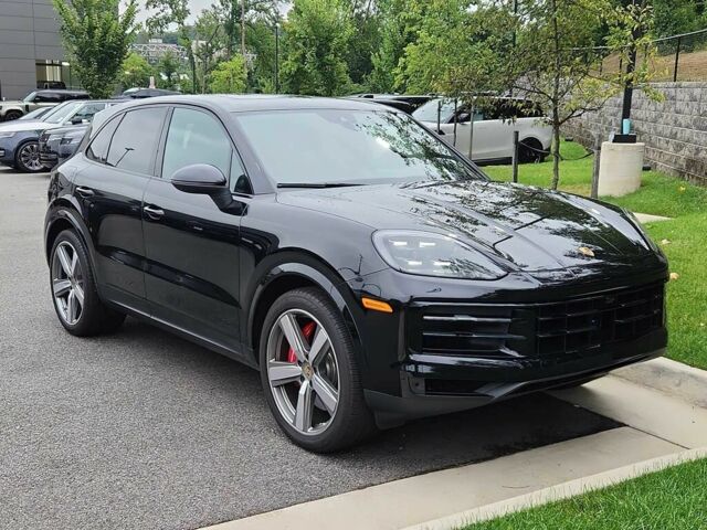 Чорний Порше Cayenne, об'ємом двигуна 4 л та пробігом 9 тис. км за 49000 $, фото 1 на Automoto.ua