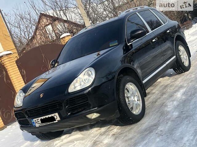 Чорний Порше Cayenne, об'ємом двигуна 4.5 л та пробігом 112 тис. км за 12300 $, фото 1 на Automoto.ua