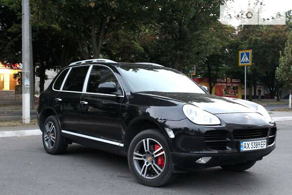 Чорний Порше Cayenne, об'ємом двигуна 3.2 л та пробігом 205 тис. км за 13000 $, фото 1 на Automoto.ua