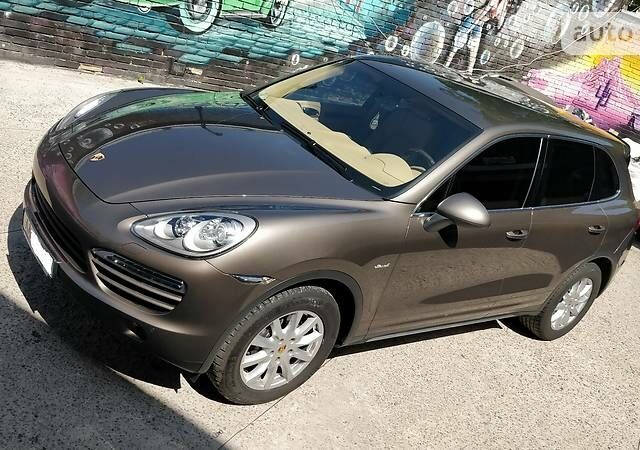 Коричневий Порше Cayenne, об'ємом двигуна 3 л та пробігом 16 тис. км за 50000 $, фото 1 на Automoto.ua