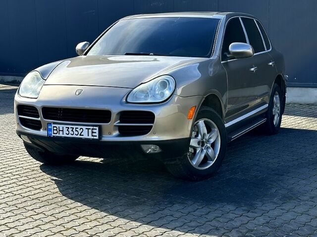 Сірий Порше Cayenne, об'ємом двигуна 4.5 л та пробігом 210 тис. км за 11500 $, фото 1 на Automoto.ua