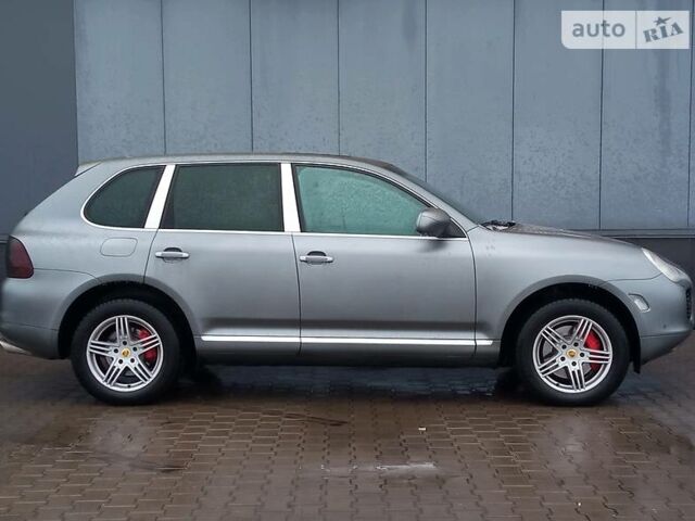 Сірий Порше Cayenne, об'ємом двигуна 4.5 л та пробігом 212 тис. км за 13500 $, фото 1 на Automoto.ua