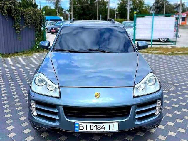 Серый Порше Каен, объемом двигателя 4.5 л и пробегом 250 тыс. км за 6000 $, фото 1 на Automoto.ua