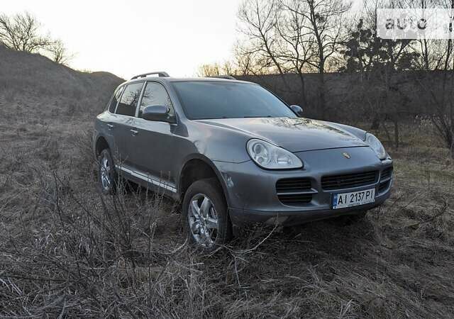 Сірий Порше Cayenne, об'ємом двигуна 4.5 л та пробігом 273 тис. км за 6499 $, фото 1 на Automoto.ua