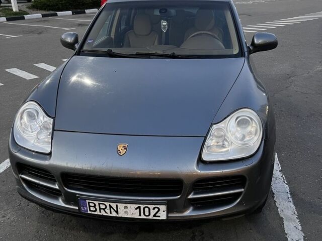 Серый Порше Каен, объемом двигателя 4.5 л и пробегом 200 тыс. км за 3315 $, фото 1 на Automoto.ua