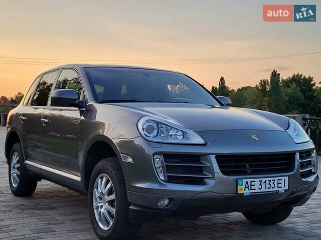 Сірий Порше Cayenne, об'ємом двигуна 3.6 л та пробігом 290 тис. км за 10500 $, фото 1 на Automoto.ua