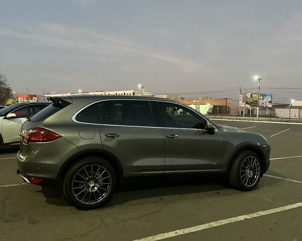 Сірий Порше Cayenne, об'ємом двигуна 4.8 л та пробігом 198 тис. км за 20000 $, фото 1 на Automoto.ua