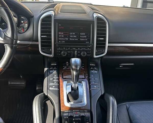 Сірий Порше Cayenne, об'ємом двигуна 2.97 л та пробігом 199 тис. км за 25000 $, фото 1 на Automoto.ua