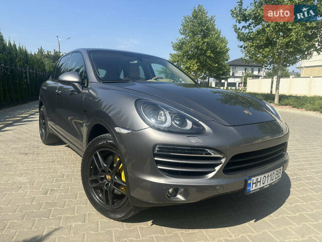 Сірий Порше Cayenne, об'ємом двигуна 3 л та пробігом 180 тис. км за 26900 $, фото 1 на Automoto.ua