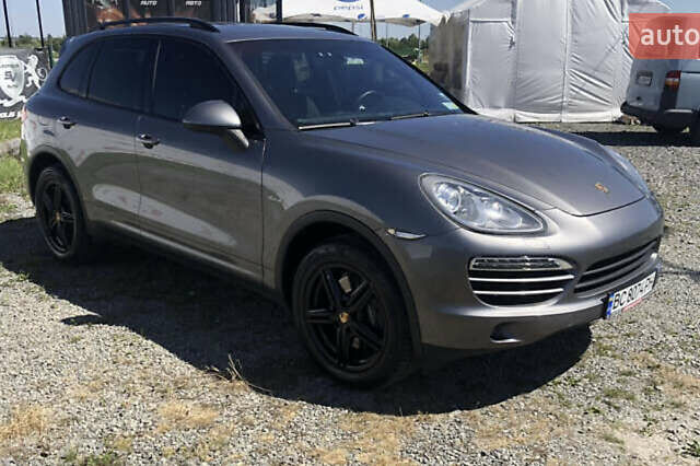 Серый Порше Каен, объемом двигателя 3 л и пробегом 380 тыс. км за 25900 $, фото 1 на Automoto.ua