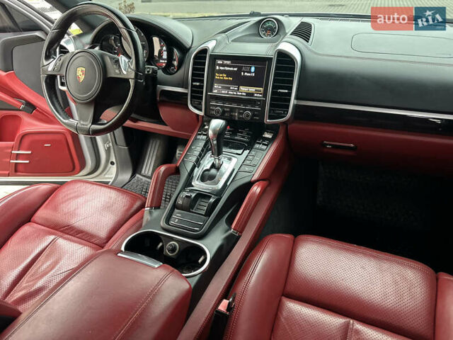 Серый Порше Каен, объемом двигателя 0 л и пробегом 342 тыс. км за 17999 $, фото 1 на Automoto.ua