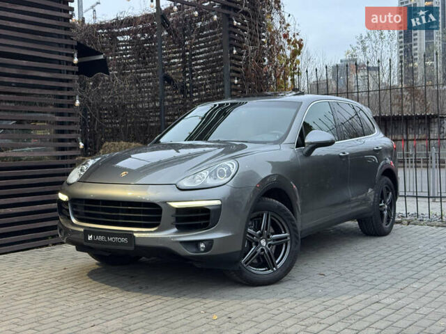 Сірий Порше Cayenne, об'ємом двигуна 3.6 л та пробігом 61 тис. км за 29900 $, фото 1 на Automoto.ua