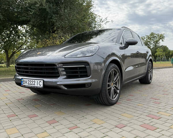 Серый Порше Каен, объемом двигателя 2.89 л и пробегом 67 тыс. км за 65000 $, фото 1 на Automoto.ua