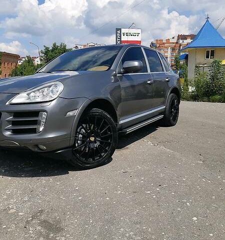 Сірий Порше Cayenne, об'ємом двигуна 4.8 л та пробігом 180 тис. км за 16100 $, фото 1 на Automoto.ua