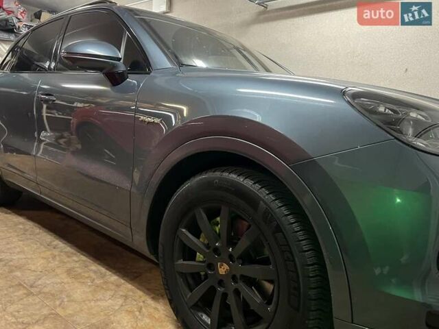 Синий Порше Каен, объемом двигателя 3 л и пробегом 95 тыс. км за 78000 $, фото 1 на Automoto.ua