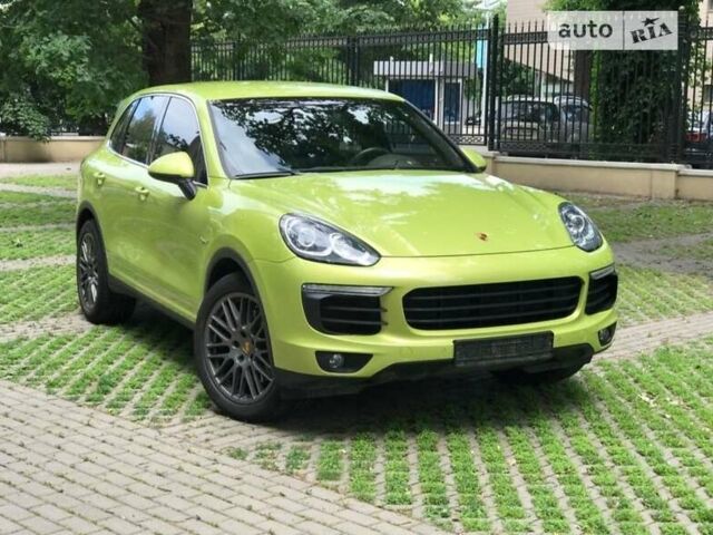 Зелений Порше Cayenne, об'ємом двигуна 3 л та пробігом 74 тис. км за 56000 $, фото 1 на Automoto.ua