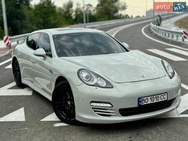 Білий Порше Panamera, об'ємом двигуна 4.81 л та пробігом 156 тис. км за 25000 $, фото 1 на Automoto.ua