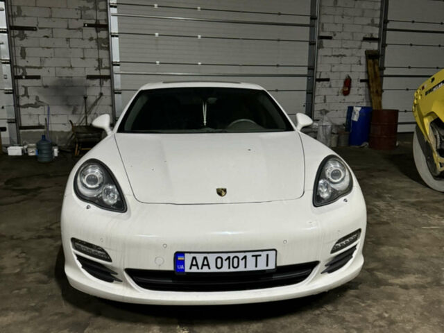 Білий Порше Panamera, об'ємом двигуна 4.81 л та пробігом 140 тис. км за 24500 $, фото 1 на Automoto.ua