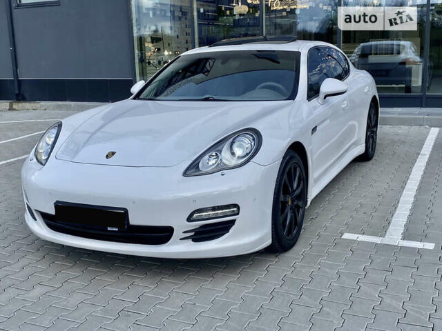 Білий Порше Panamera, об'ємом двигуна 4.81 л та пробігом 119 тис. км за 23450 $, фото 1 на Automoto.ua