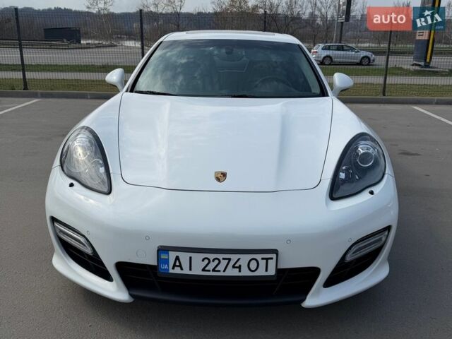 Білий Порше Panamera, об'ємом двигуна 4.81 л та пробігом 42 тис. км за 35000 $, фото 1 на Automoto.ua
