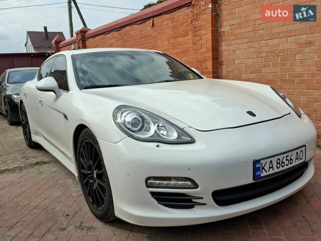 Білий Порше Panamera, об'ємом двигуна 3.61 л та пробігом 144 тис. км за 18000 $, фото 1 на Automoto.ua