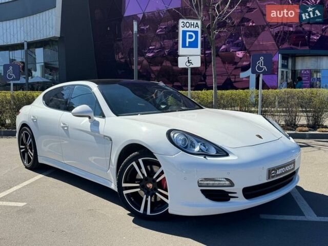 Белый Порше Панамера, объемом двигателя 2.97 л и пробегом 131 тыс. км за 25990 $, фото 1 на Automoto.ua