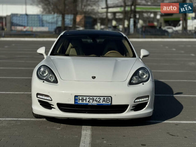 Білий Порше Panamera, об'ємом двигуна 3.61 л та пробігом 179 тис. км за 18500 $, фото 1 на Automoto.ua