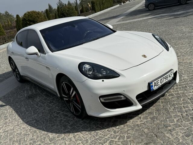 Белый Порше Панамера, объемом двигателя 4.8 л и пробегом 200 тыс. км за 22500 $, фото 1 на Automoto.ua